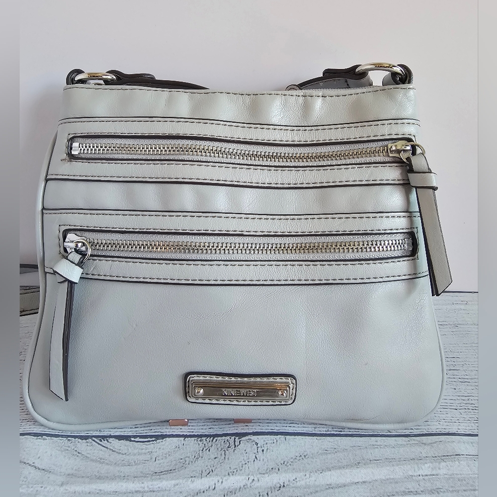 Y2K Nine West Light Gray Crossbody Bag - Picture 4 of 13